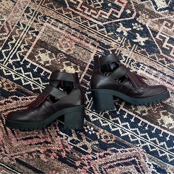 Steve Madden Tullia Burgundy Fringed Cut Out Heeled Ankle Boots 7 - Picture 5 of 9